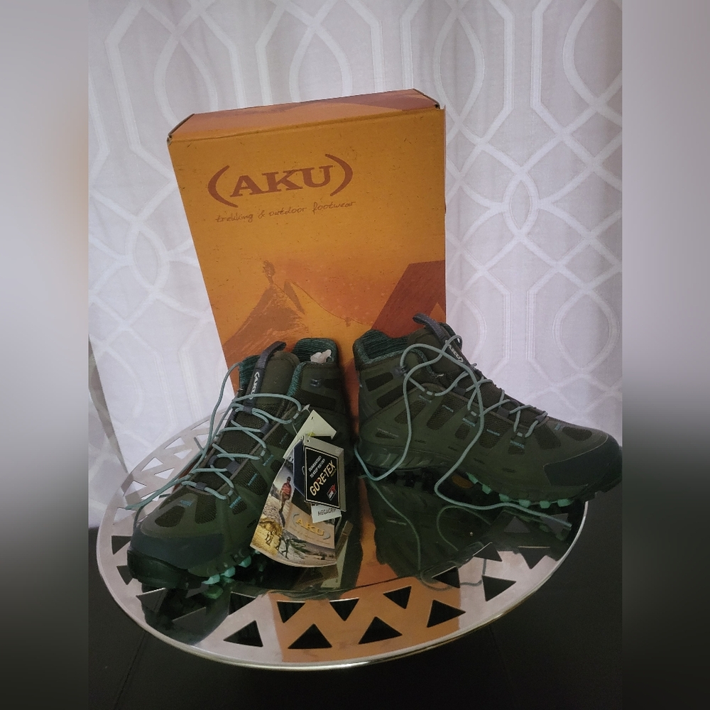 NWT AKU Tactical GTX Hiking Boots